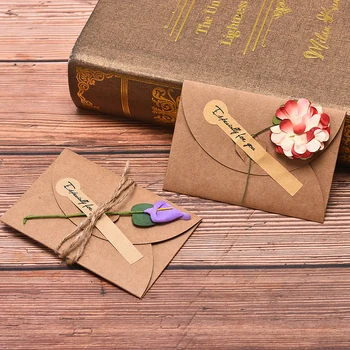 1PC Retro DIY Papel Kraft Convite Cartão Com Envelope Artesanal Flor Seca Festa de Casamento Convite de Envelopes