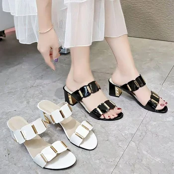 As Mulheres Elegantes Branco Chinelos De Cristal Brilhante Calcanhar De Design De Moda De Verão De Sandálias, Sapatos De Praia Festa De Casamento Peep Toe Sapatos Coloridos
