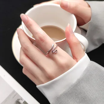 Personalidade de cobra, anel de prata estilo coreano Korean temperamento feminino de design de moda abrir anel simples bracelete de cobra