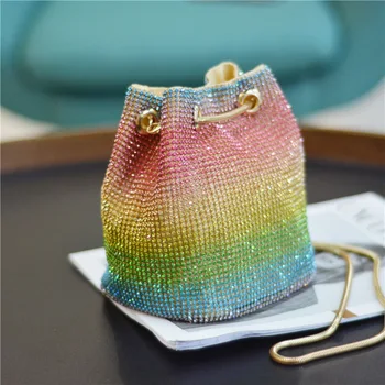 Cristal Saco de Balde para as Mulheres Multicolor Strass arco-íris Frisado Bolsa de Senhoras Novas 2020 Luxo designer Saco de Ombro