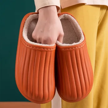 Novo Impermeável Par de Chinelos de Inverno, Chinelos de quarto Interior Macio Sapatos Casuais Crocus Tamancos Com a Pele Forro de Lã Casa de Chão de Mulheres