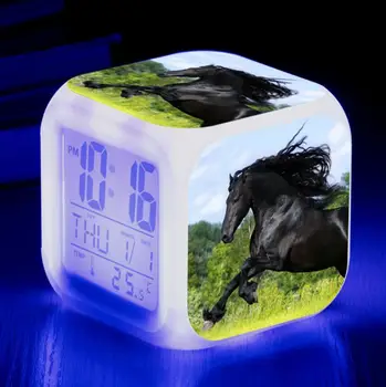 De Cavalos 3d LED Mudança de Cor Digital, Relógio Despertador, Relógio Despertador Para as Crianças de Presentes de Aniversário Office Relógio Eletrônico de Secretária Relógios de Mesa