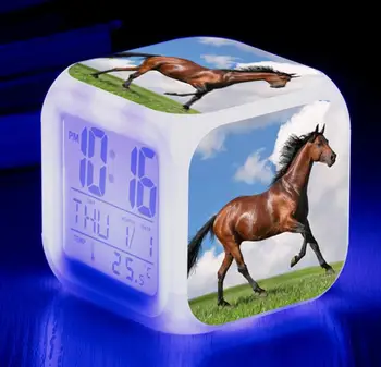 De Cavalos 3d LED Mudança de Cor Digital, Relógio Despertador, Relógio Despertador Para as Crianças de Presentes de Aniversário Office Relógio Eletrônico de Secretária Relógios de Mesa