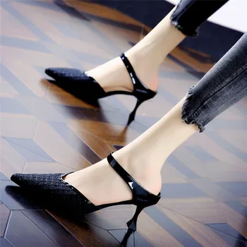 2021 Sandálias de Salto Alto Sandálias das Mulheres de Verão, Sapatos da Moda Spike Heel Geléia Chinelos de Férias Casuais Sapatos de Sapatos femininos