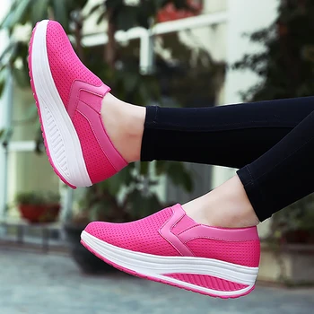 2021 Mulheres Wedge Sneakers Respirável Vulcanizar Sapatos de Verão Slip-on Plataforma Tênis Leve e Casual Sapatos para Mulheres