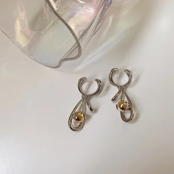 Requintado Coreia Ocos Metalizado Bowknot Brincos para Mulheres Contas de Ouro Contraste de Cor Atado Dangle Brincos de Oorbellen