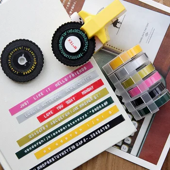 Mini 3D Relevo Impressora com 5pcs PVC Etiqueta Fitas DIY Mão Label Maker Manual de Fita de máquina de escrever Manual Letras Máquina
