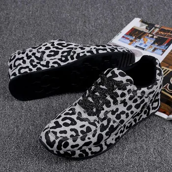 Europeus e Americanos, de espessura inferior sapatos femininos 2020 moda de nova leopardo selvagem coreano casuais sapatos de mulher televisão sapatos de plataforma