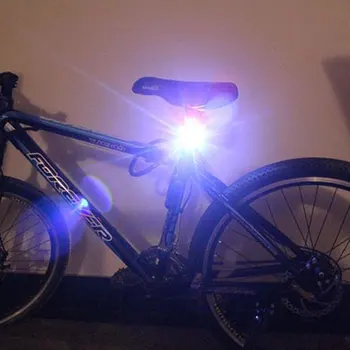 O mais novo Impermeável Moto Luz Traseira LED Capacete de Ciclismo Lanterna de Segurança Aviso de Caudas de Luz Equipamento de Ciclismo Acessórios da Bicicleta
