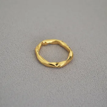 O coreano moda simples irregular côncavo-convexo latão polido folheado a ouro o vento frio do anel