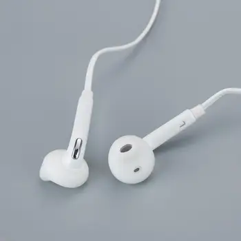 1pcs Telemóvel Universal Fone de ouvido In-ear Fone de ouvido de Telefone Celular da Linha de Controle de Subwoofer Com Trigo Fones de ouvido Para o IPhone Xiaomi