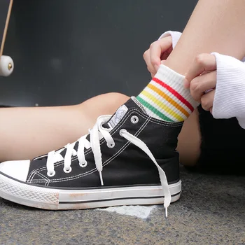 Colorido arco-íris Meias Listradas Mulheres Harajuku calcetines de la mujer Rua Tendência de Moda Crew Meias Casal coreano de Estilo de meia
