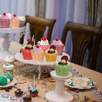 12Pcs Cupcake Wrappers Revestimento de Papel de Ocos de Renda Filigrana Videira Muffin Caso Copos Para Casamento, Festa de Aniversário, Decoração do Bolo de Ferramentas de Cozimento