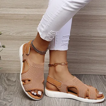 Verão Respirável Mulheres Sandálias de Moda Britânico 2021 Tendência de Sapatos de Sapatos femininos da Moda Tecido Plano Oco Sandálias de Grande Tamanho 45