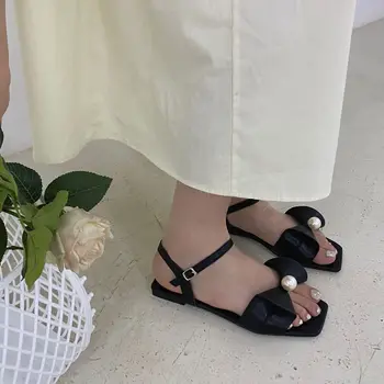 2021 Sandálias Sapatos de Conforto para as Mulheres Terno Feminino Bege Verão Saltos Dedo do pé Quadrado Nova Pérola de Baixo Plana Meninas negras Arco de Moda Casual