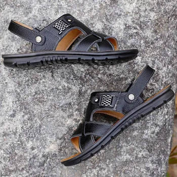 2021 dos Homens Novos Sapatos da Moda Verão Casual Cor Sólida PU Cruz Dedo do pé Aberto Dois Desgaste Televisão Salto Sandálias Confortáveis HL581