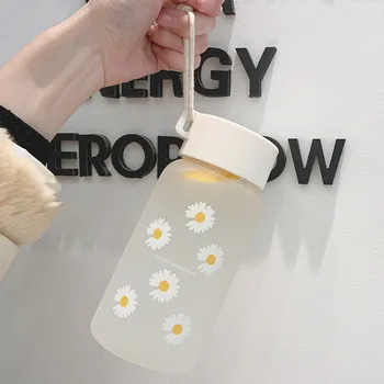 500ml Pequena Daisy Transparente Garrafas de Água de Plástico Livre de BPA Criativo Fosco Garrafa de Água Portátil Com Corda de Viagem Xícara de Chá de