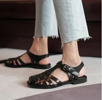 Ouro Tecer Couro Sandálias das Mulheres Retro Envoltório do Dedo do pé Mulas correia-T Casual Sapatos 2020 Moda Praia Verão Sandálias Para as Mulheres