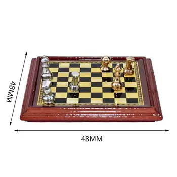 1/12 Miniatura Casa de bonecas Magnético Tabuleiro de Xadrez Tabela Tabuleiro de xadrez Decoração jogo de Xadrez Tabuleiro de Xadrez DIY Brinquedo Jogo de Crianças C8X5