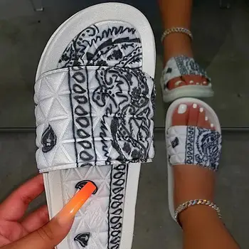 Mulheres Chinelos De Quarto Estilo Novo Padrão De Impressão Moda Slip-On Chinelos De Verão Ao Ar Livre Indoor Mulheres Flip-Flops Casual Sapatos 2021