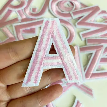1Pcs cor-de-Rosa Letras de Costurar No Patch Alfabeto Bordado Apliques de ferro em Nome de Letras de Patches