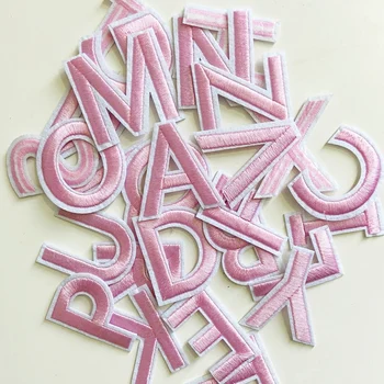 1Pcs cor-de-Rosa Letras de Costurar No Patch Alfabeto Bordado Apliques de ferro em Nome de Letras de Patches