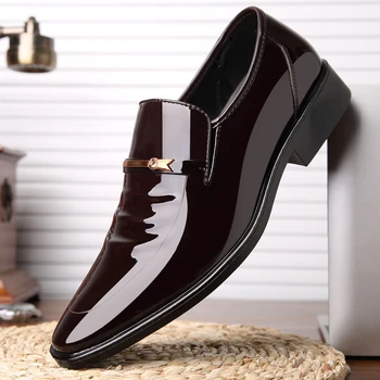 Novos Homens de Negócios Sapatos Oxfords Conjunto de Pés de Preto Marrom Macho Office Casamento Pontas dos Homens de Calçados de Couro