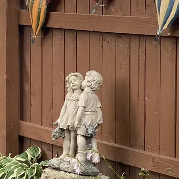 Linda Esculturas De Jardim Estátua Decoração Menino E Uma Menina Se Beijando Memórias Enfeites De Calor Primeiro Beijo Decoração Para O Jardim Quintal