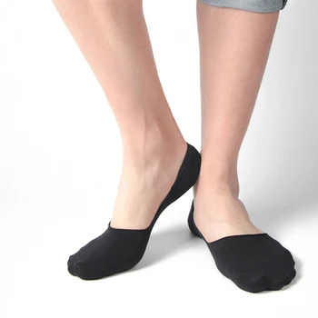 1 par de Homens de algodão fino e respirável Invisível curto meias para o verão invisível meias Primavera anti - derrapante cor pura verão meias