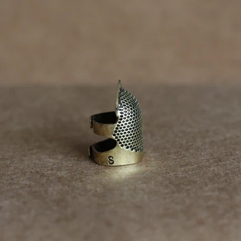 Dedal de costura do Dedo do Protetor Ajustável Dedo de Metal Escudo Protetor Pin Agulhas de Costura Ferramenta de SDF-NAVIO