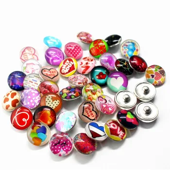 O mais novo 10pcs/lot vidro coração snap botões AMOR de 18mm de couro fecho de botão snap Pulseira snap bracelete da jóia