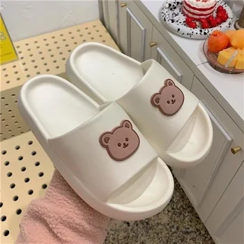 HOUZHOU Urso Feminino Chinelos de quarto para a Casa de Verão de Flip-Flops 2021 Mulheres Anime Sapatos Kawaii Flats Casual casa de Banho Slides Sandálias de Praia