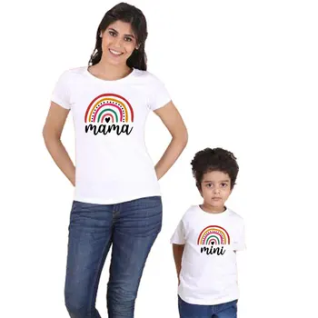 Verão T-Shirt de Algodão de Moda Mama Mini arco-íris de Impressão da Família de Correspondência de Família T-shirt de Manga Curta Tops Tees de Mãe e Filha