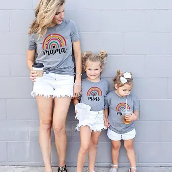 Verão T-Shirt de Algodão de Moda Mama Mini arco-íris de Impressão da Família de Correspondência de Família T-shirt de Manga Curta Tops Tees de Mãe e Filha
