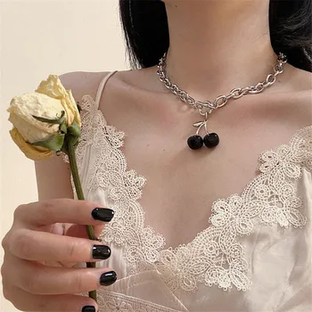 Quente venda de jóias com nicho sentido cereja preta estilo punk de titânio de aço AT fivela colar clavícula cadeia para as mulheres presentes