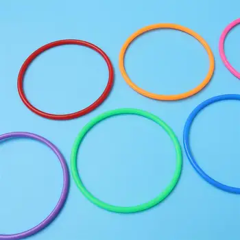 12pcs de Plástico Misture Anéis de Crianças Anel Lance do Jogo para o Carnaval de Jardim do Quintal de Jogos ao ar livre (Cor Aleatória)