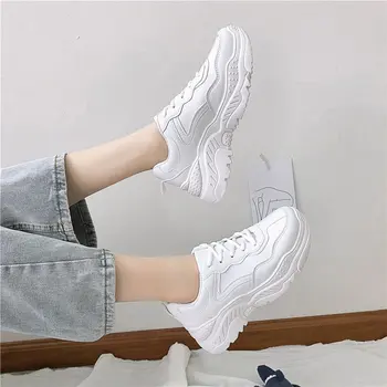Mulheres brancas com Sapatos Novos Robusto Tênis para Mulheres Lace-Up Branco Vulcanizar Sapatos de Moda Casual Pai Sapatos de Plataforma Tênis Cesta