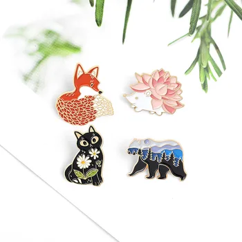 Nova Floresta Esmalte Pin Personalizado Fox Gato Urso Ouriço Broches Saco Pin de Lapela Animais dos desenhos animados de Crachá de Jóias de Presente para as Crianças Amigos