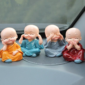 4Pcs/Set Linda Interior do Carro Acessórios pouco monges Enfeites Pequenos Boneca criativo Maitreya resina presentes