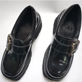 Negro plana Sapatos Para Mulheres Sapatos Com Pele de Estilo Britânico Feminino Calçados de pés Quadrados De 2020 Moda feminina Tamancos de Plataforma