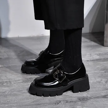 Negro plana Sapatos Para Mulheres Sapatos Com Pele de Estilo Britânico Feminino Calçados de pés Quadrados De 2020 Moda feminina Tamancos de Plataforma